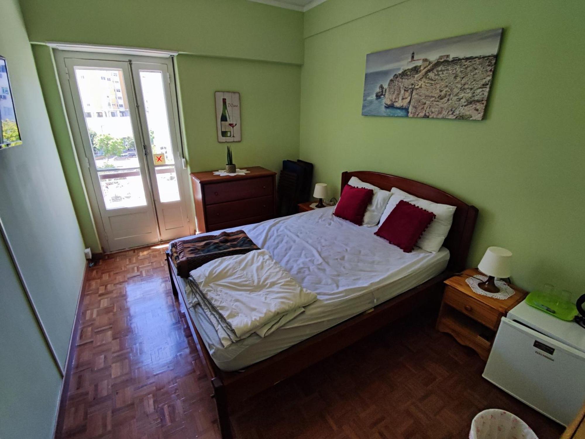 Apartamento, Com 3 Quartos Penha De Franca * Lissabon